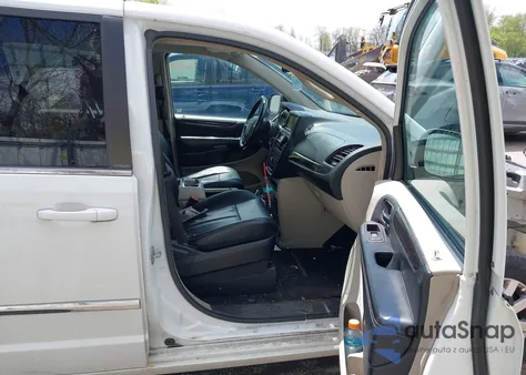 2014 Chrysler Town & Country Touring from USA, damaged, VIN 2C4RC1BGXER207409